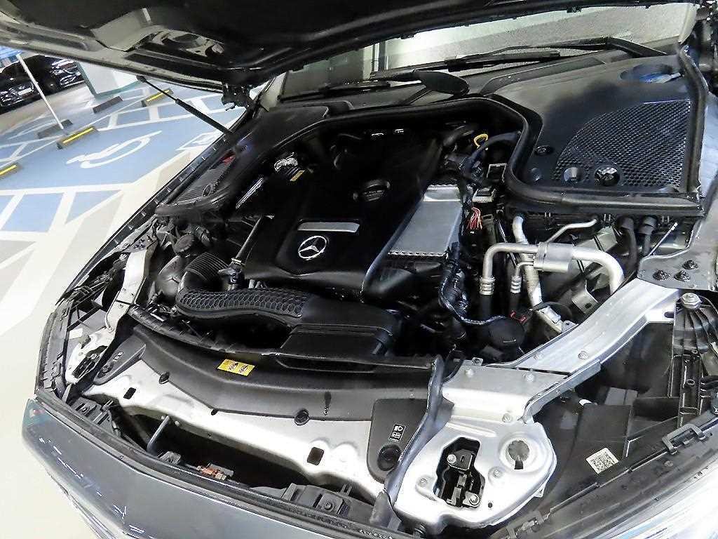 벤츠 E 클래스 E-클래스 W213 E300 4MATIC 아방가르드 이미지 19