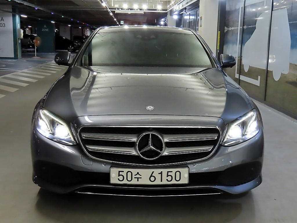 벤츠 E 클래스 E-클래스 W213 E300 4MATIC 아방가르드 이미지 2