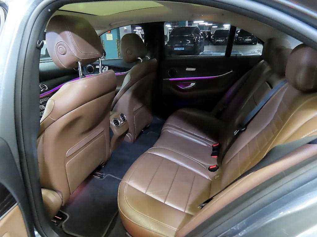 벤츠 E 클래스 E-클래스 W213 E300 4MATIC 아방가르드 이미지 7