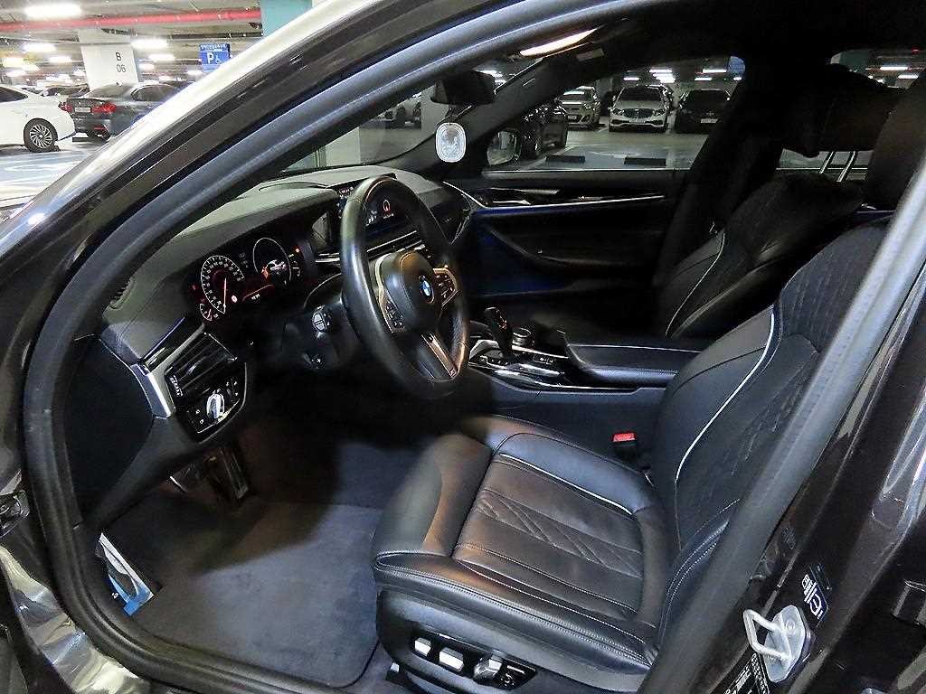 BMW 5시리즈 5시리즈 (G30) 530i xDrive M 스포츠 플러스 이미지 6