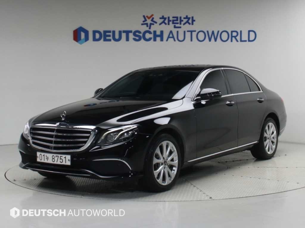 벤츠 E 클래스 E-클래스 W213 E300 4MATIC 익스클루시브 이미지 1