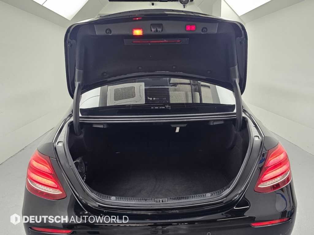 벤츠 E 클래스 E-클래스 W213 E300 4MATIC 익스클루시브 이미지 19
