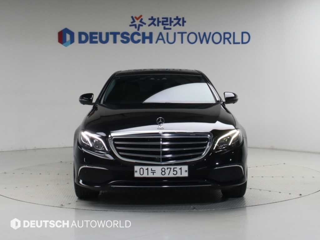 벤츠 E 클래스 E-클래스 W213 E300 4MATIC 익스클루시브 이미지 3