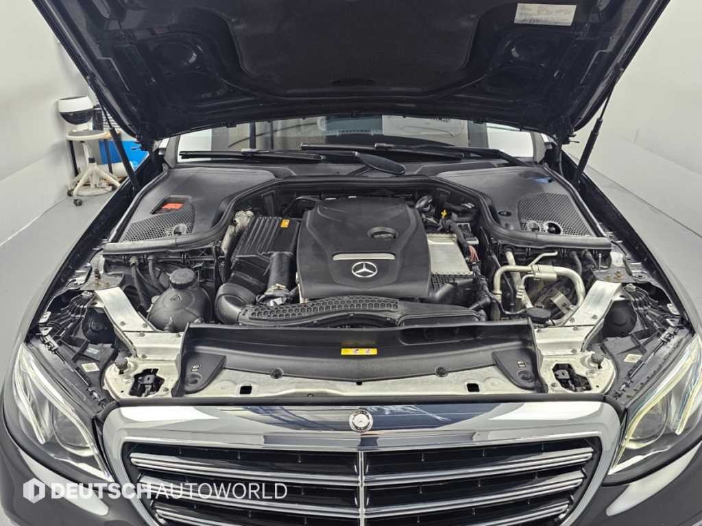 벤츠 E 클래스 E-클래스 W213 E300 4MATIC 익스클루시브 이미지 6