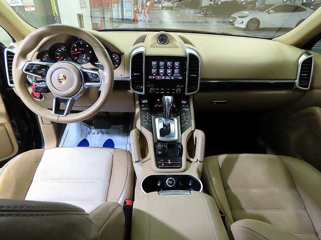 포르쉐 카이엔 뉴 카이엔 3.0 디젤 이미지 10
