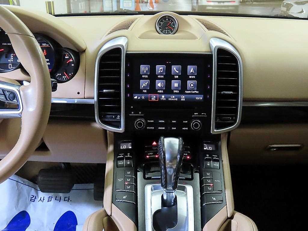 포르쉐 카이엔 뉴 카이엔 3.0 디젤 이미지 11