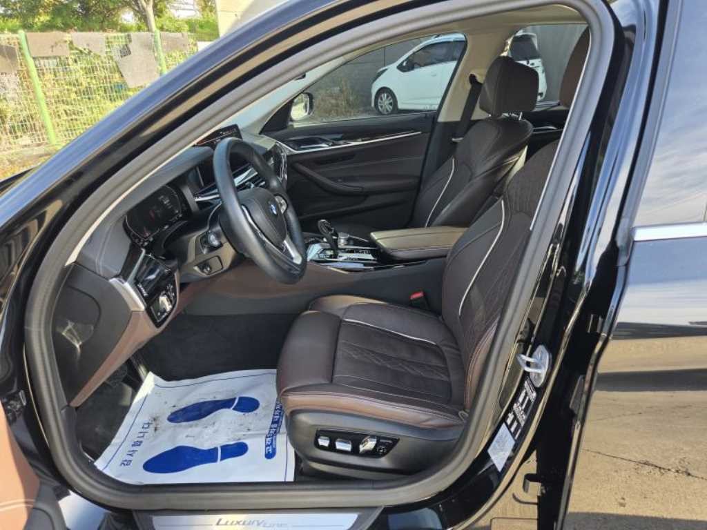 BMW 5시리즈 5시리즈 (G30) 523d 럭셔리 이미지 5