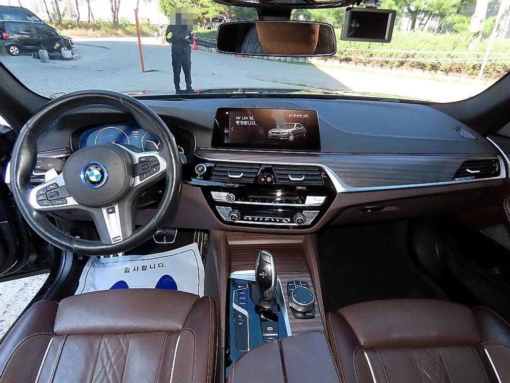 BMW 5시리즈 5시리즈 (G30) 530i xDrive M 스포츠 플러스 이미지 7