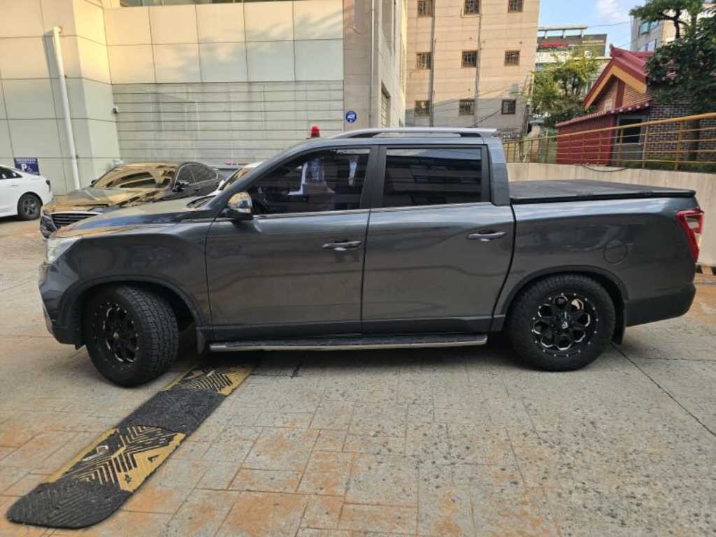 KG모빌리티(쌍용) 렉스턴 렉스턴 스포츠 4WD 디젤 2.2 프레스티지 이미지 18