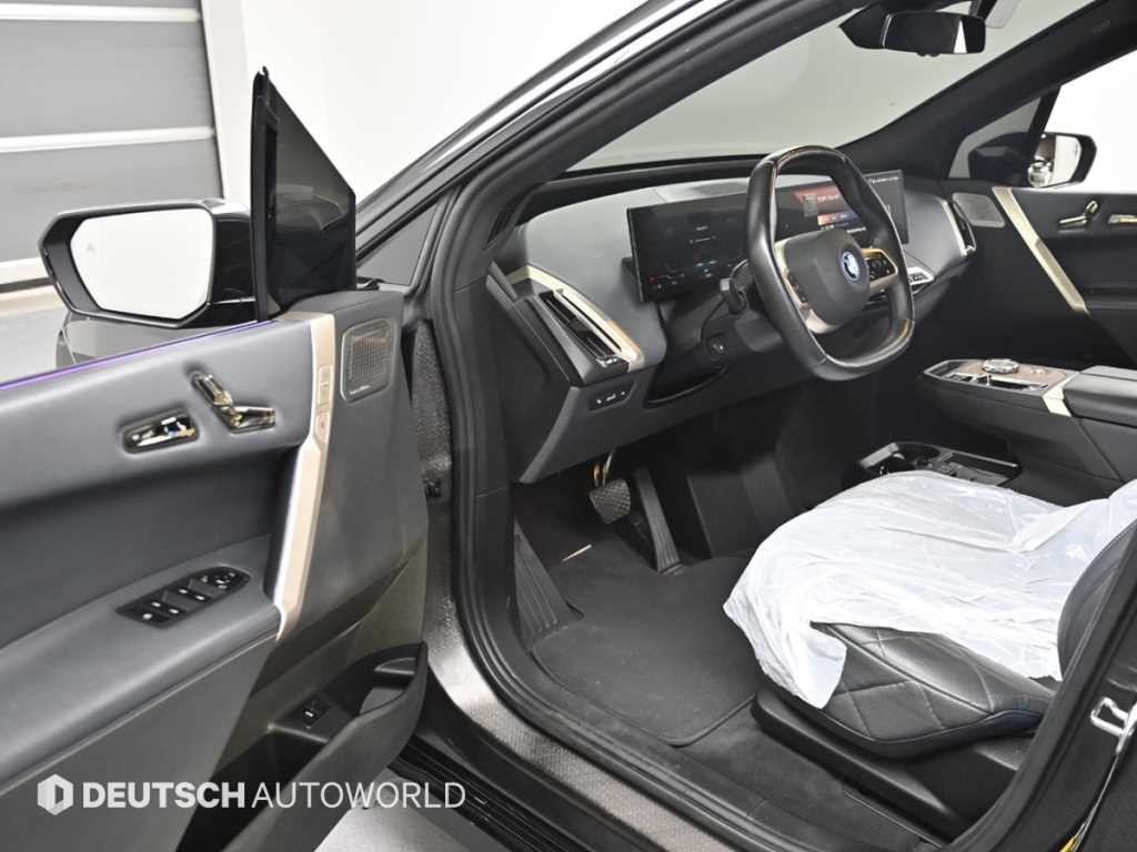 BMW iX xDrive 50 스포츠 플러스 이미지 11