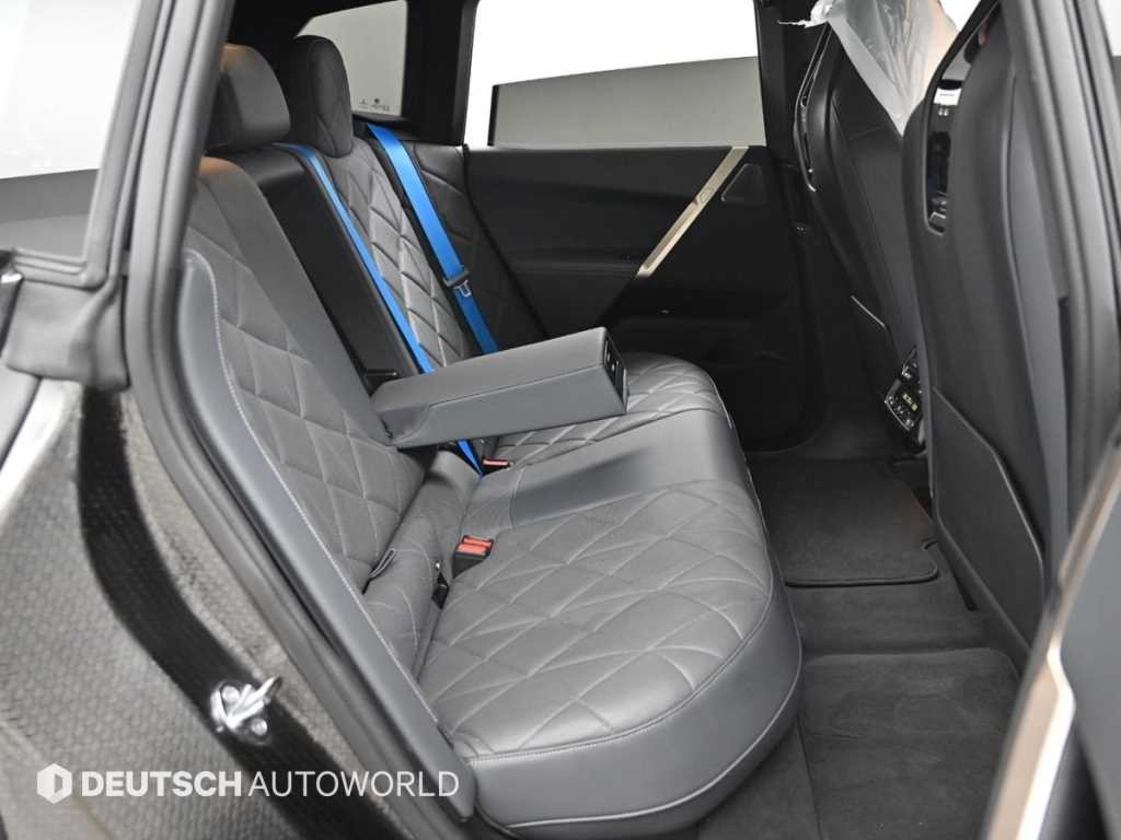 BMW iX xDrive 50 스포츠 플러스 이미지 12