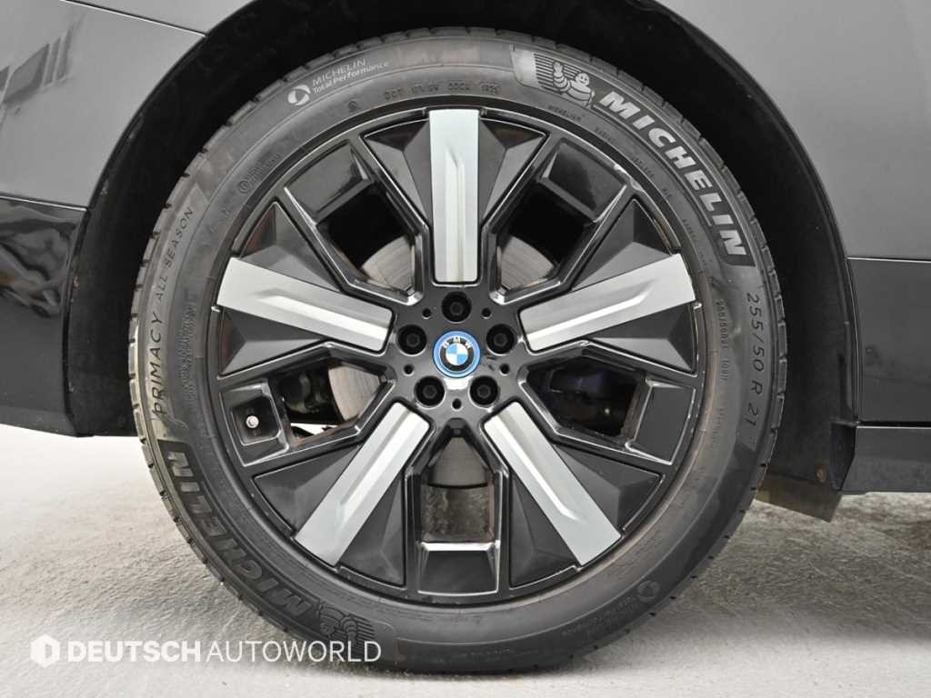 BMW iX xDrive 50 스포츠 플러스 이미지 5