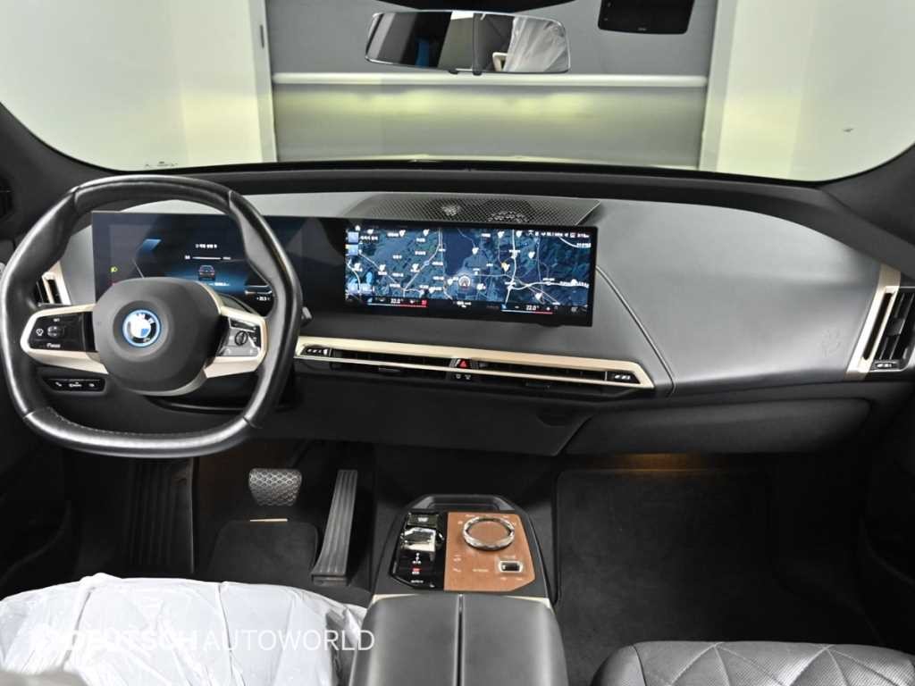 BMW iX xDrive 50 스포츠 플러스 이미지 7