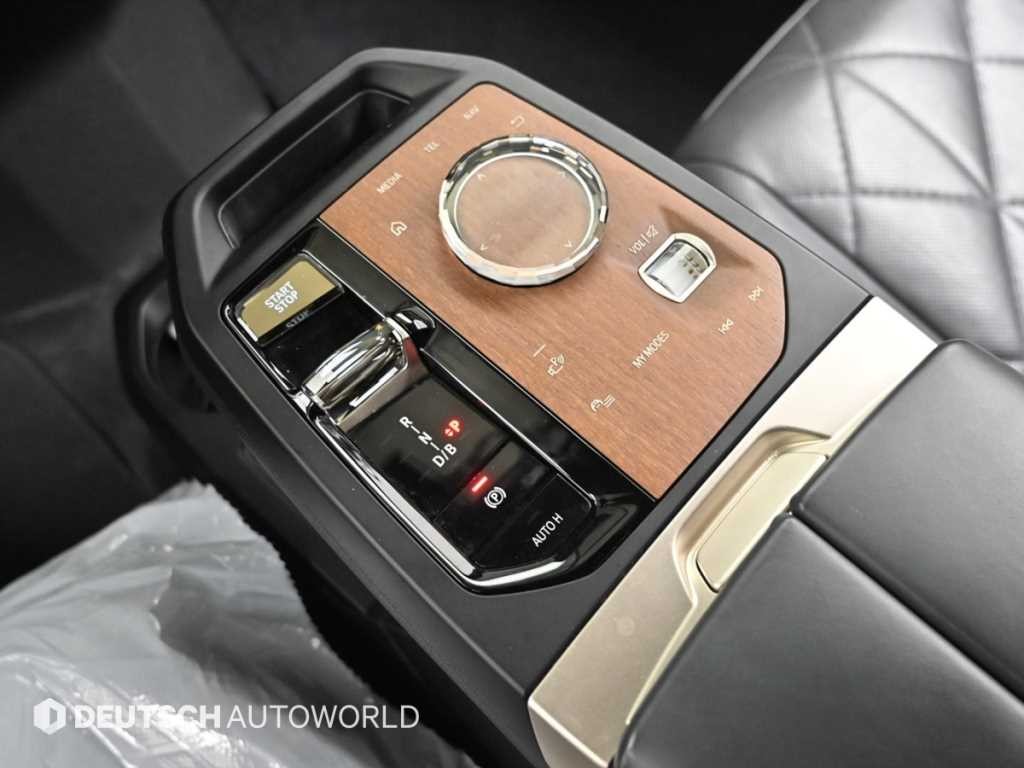 BMW iX xDrive 50 스포츠 플러스 이미지 9
