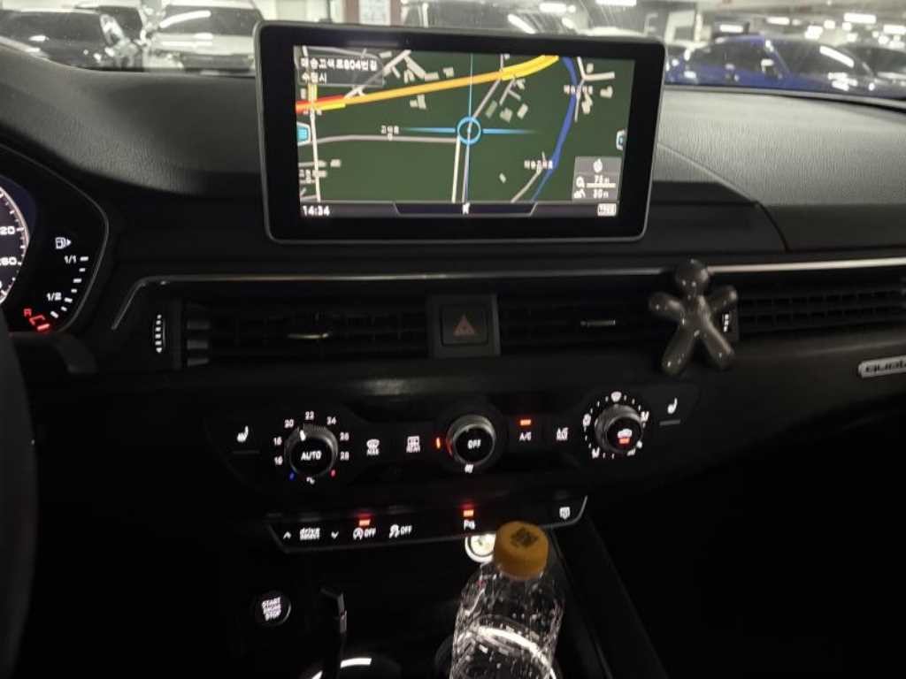 아우디 A4 A4 (B9) 45 TFSI 콰트로 프리미엄 이미지 6