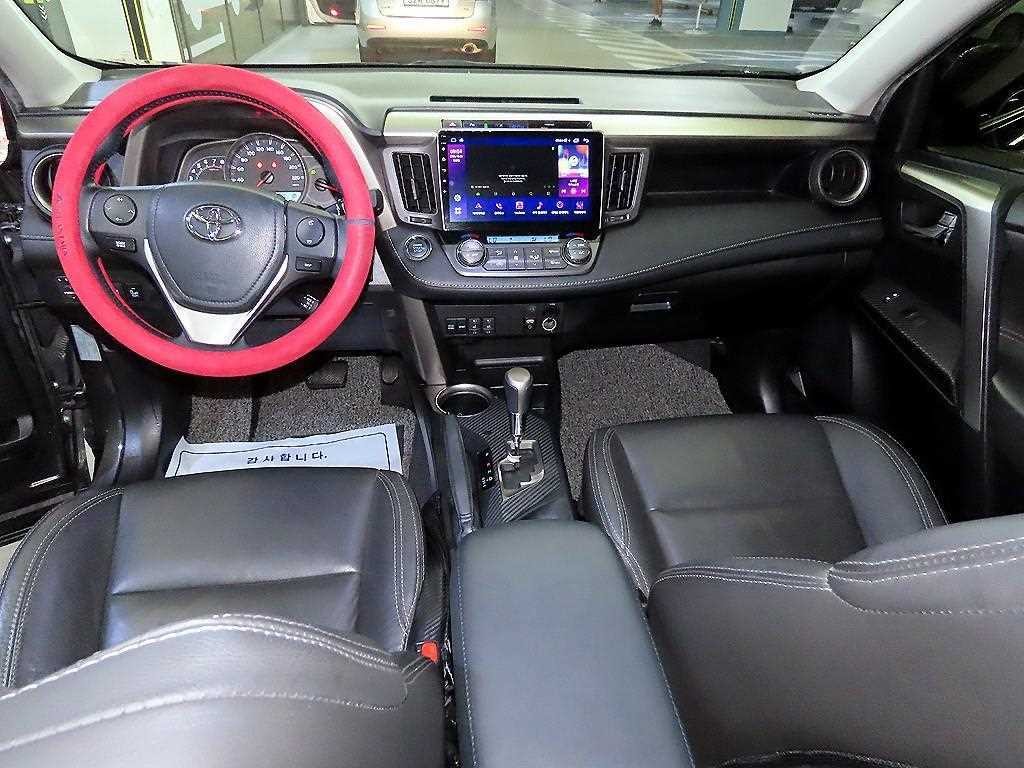 토요타 라브4 2.5 2WD 이미지 10