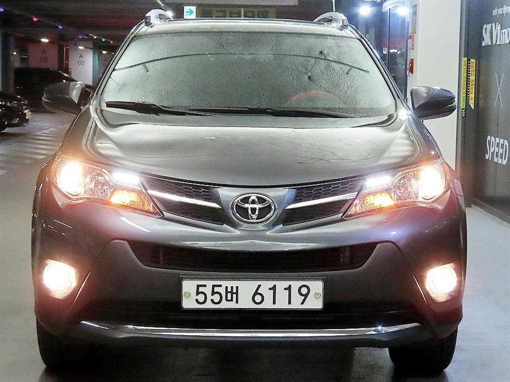 토요타 라브4 2.5 2WD 이미지 2