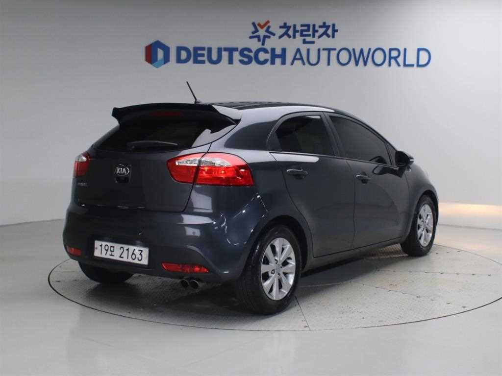 기아 프라이드 올뉴프라이드 5DR 1.6GDI 럭셔리 이미지 2