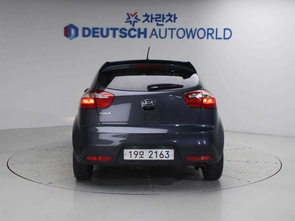 기아 프라이드 올뉴프라이드 5DR 1.6GDI 럭셔리 이미지 4