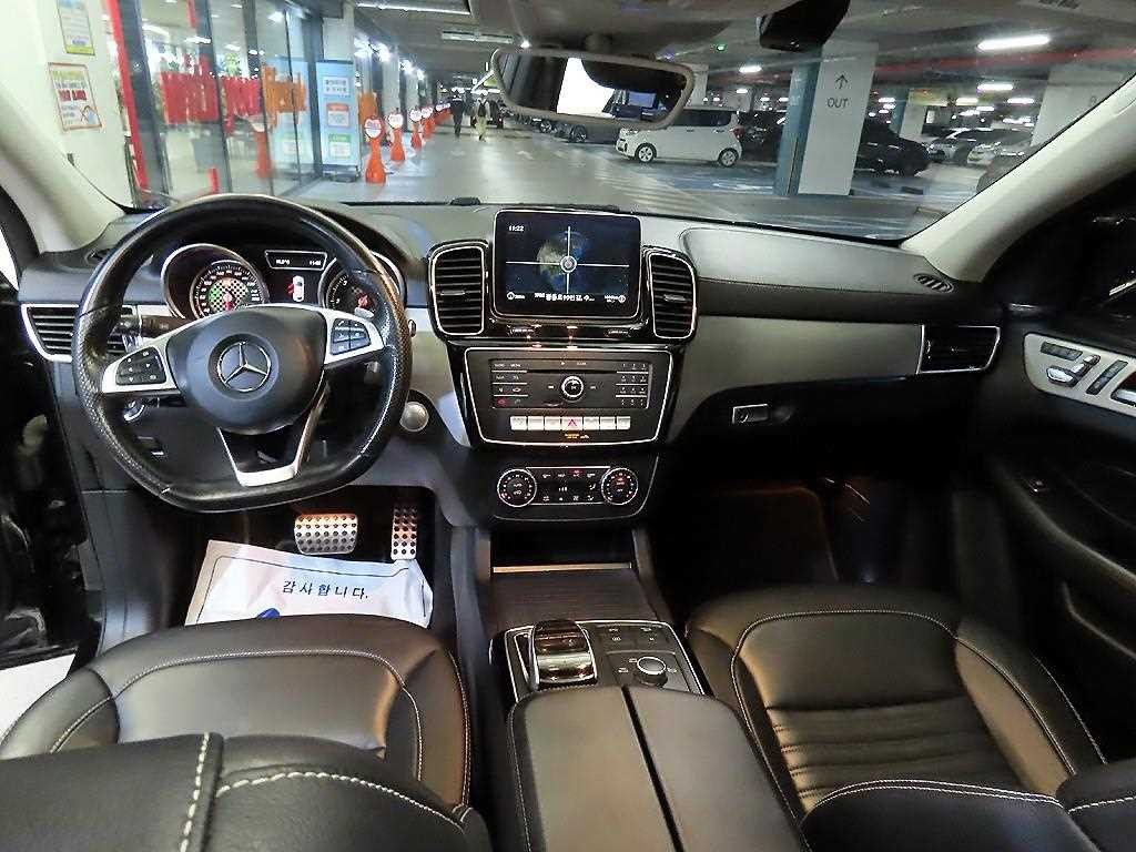 벤츠 GLE 클래스 GLE 클래스 W166 GLE 350 d 4MATIC 쿠페 이미지 10