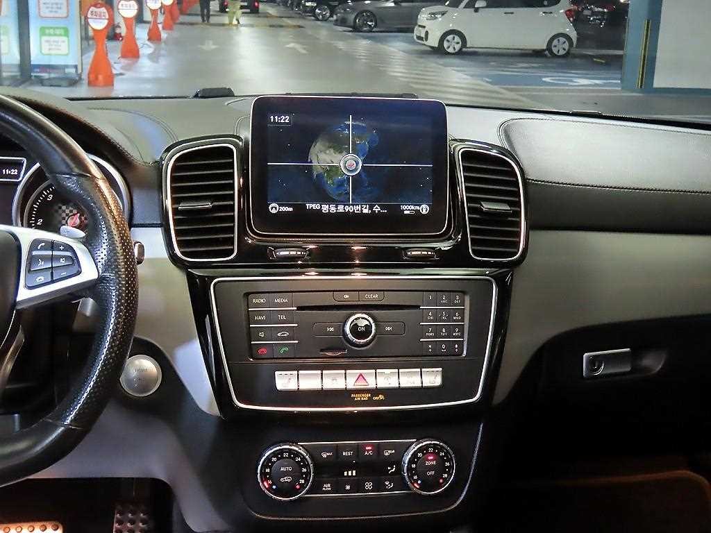벤츠 GLE 클래스 GLE 클래스 W166 GLE 350 d 4MATIC 쿠페 이미지 11