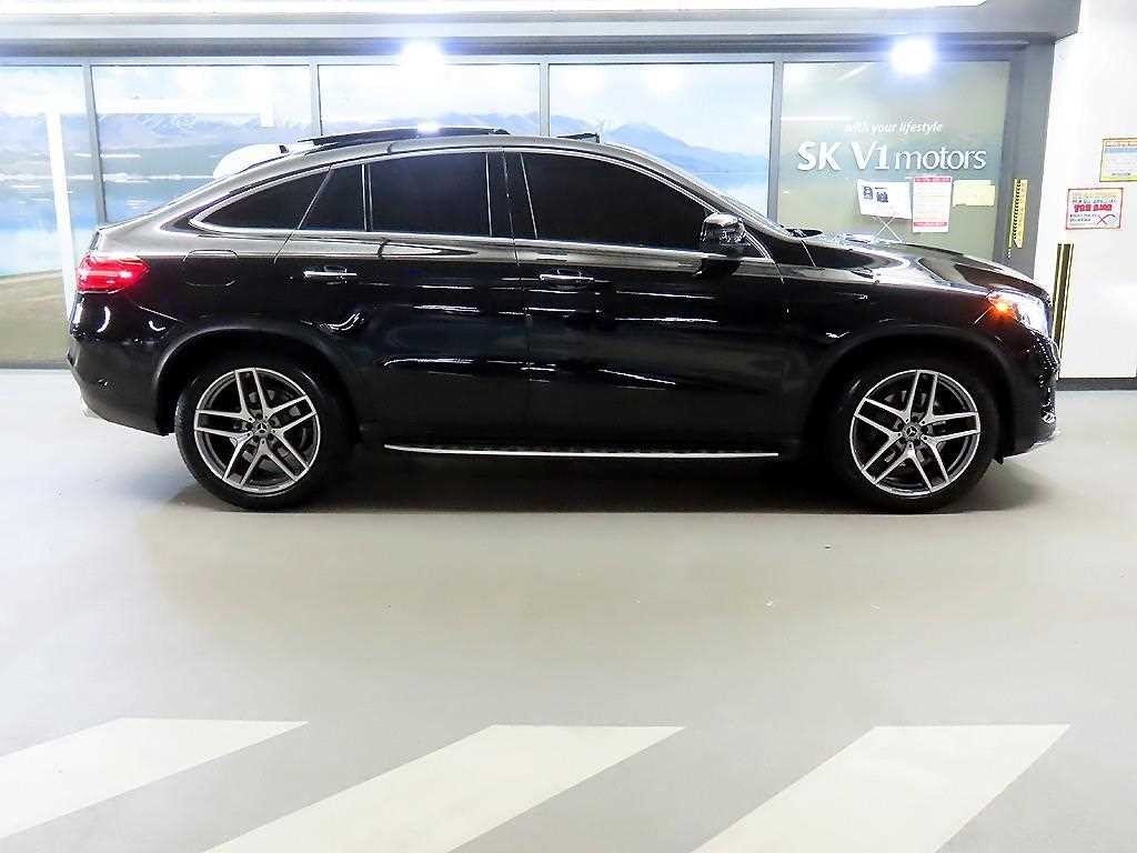 벤츠 GLE 클래스 GLE 클래스 W166 GLE 350 d 4MATIC 쿠페 이미지 3