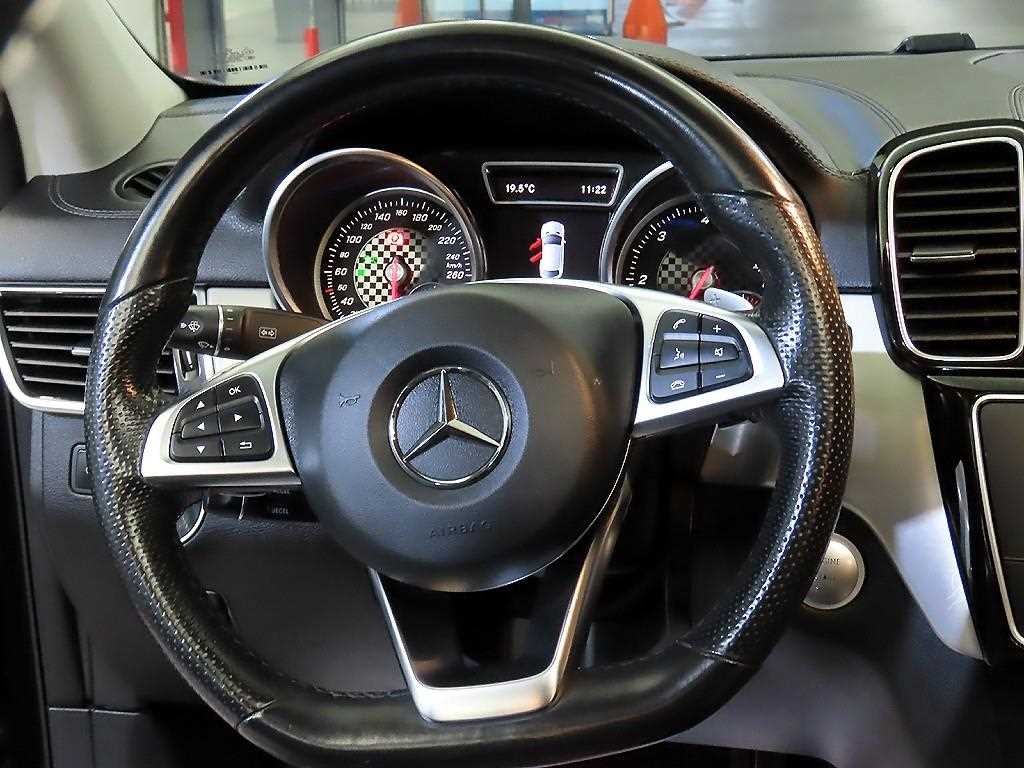 벤츠 GLE 클래스 GLE 클래스 W166 GLE 350 d 4MATIC 쿠페 이미지 8