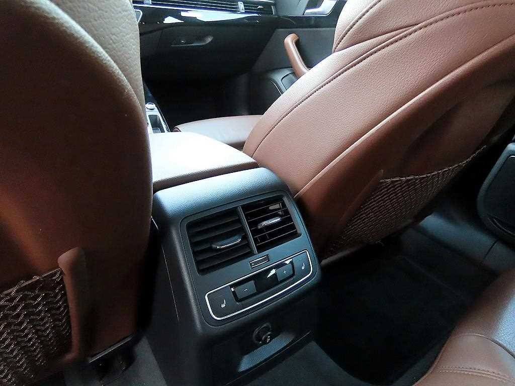 아우디 A5 A5 (F5) 45 TFSI 콰트로 프리미엄 스포트백 이미지 15