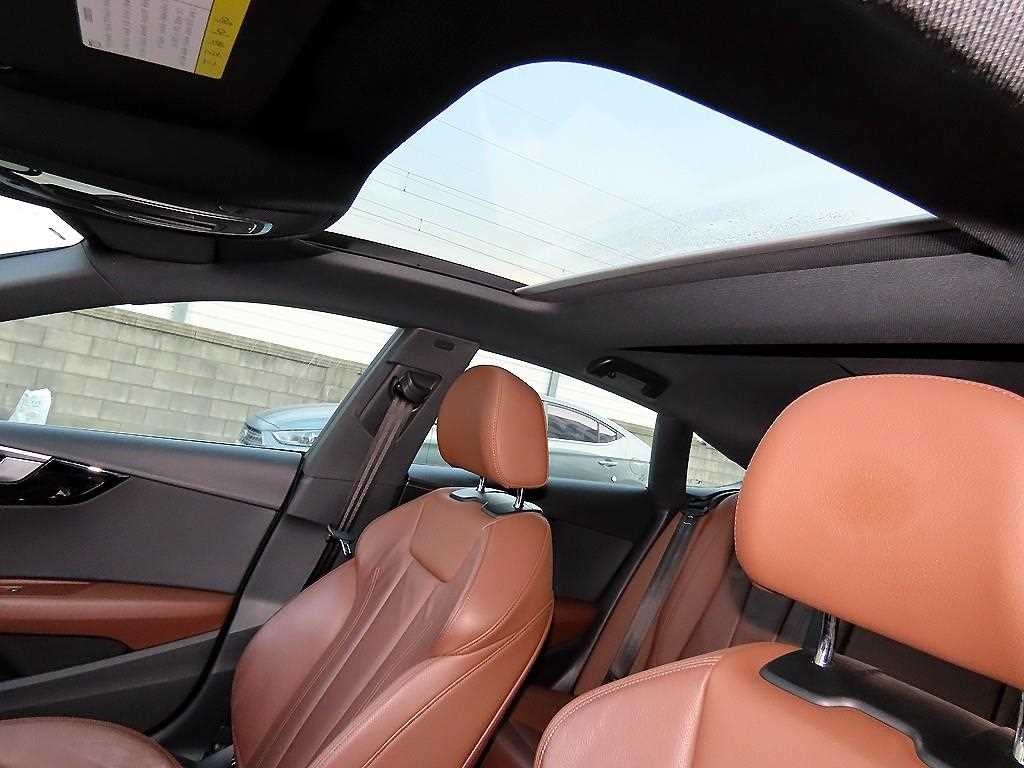 아우디 A5 A5 (F5) 45 TFSI 콰트로 프리미엄 스포트백 이미지 17