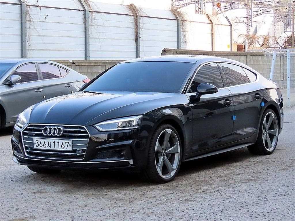 아우디 A5 A5 (F5) 45 TFSI 콰트로 프리미엄 스포트백 이미지 2
