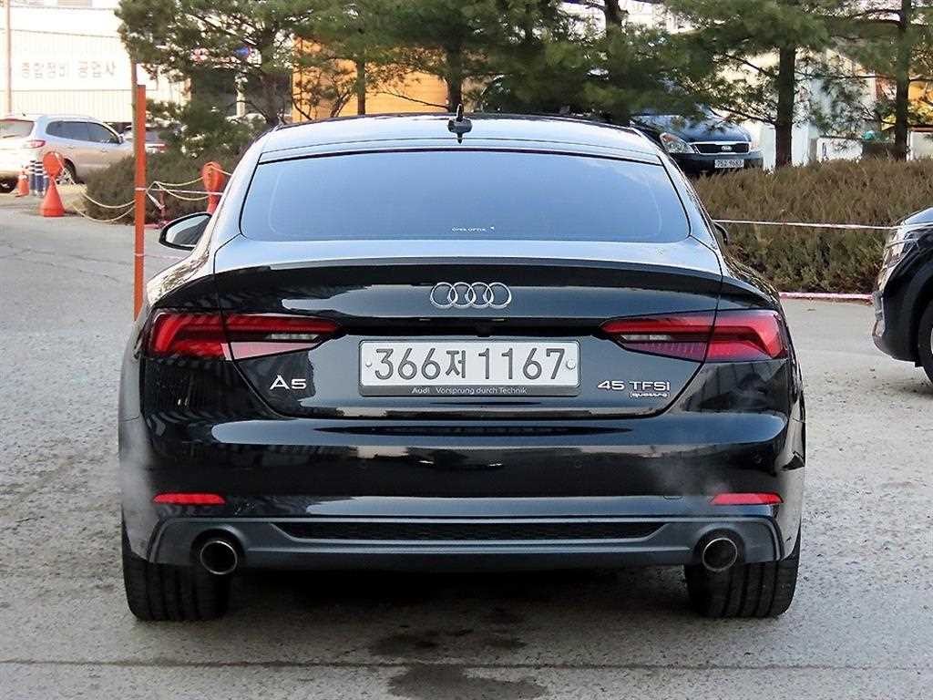 아우디 A5 A5 (F5) 45 TFSI 콰트로 프리미엄 스포트백 이미지 4