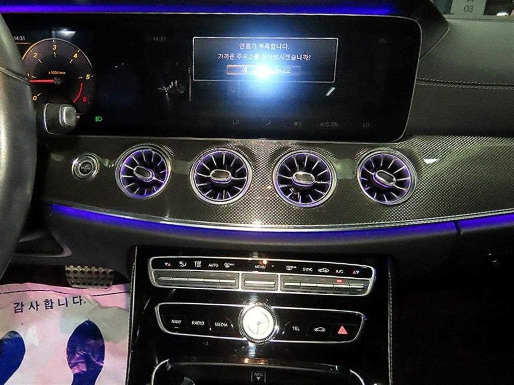 벤츠 CLS 클래스 CLS클래스 C257 CLS 300d AMG Line 이미지 11