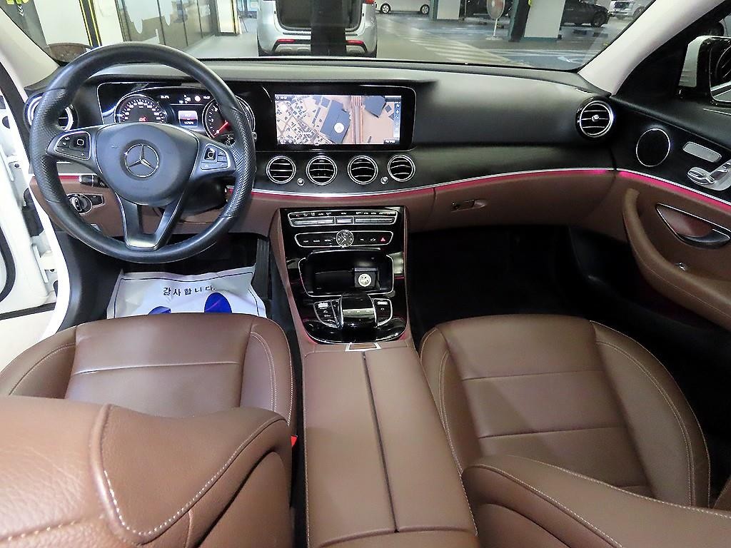 벤츠 E 클래스 E-클래스 W213 E220d 아방가르드 이미지 10