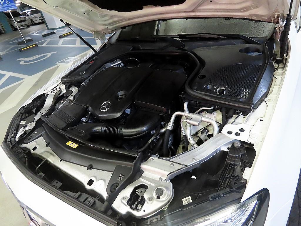 벤츠 E 클래스 E-클래스 W213 E220d 아방가르드 이미지 19