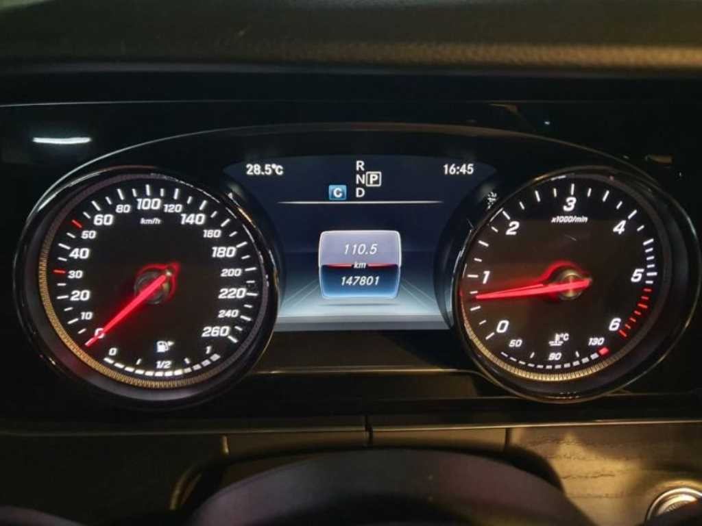 벤츠 E 클래스 E-클래스 W213 E220d 아방가르드 이미지 3