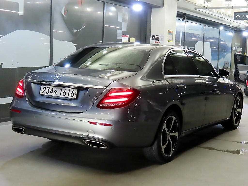 벤츠 E 클래스 E-클래스 W213 E250 아방가르드 이미지 4
