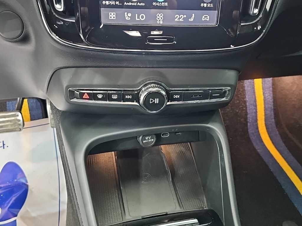 볼보 C40 리차지 트윈 얼티메이트 AWD 이미지 10