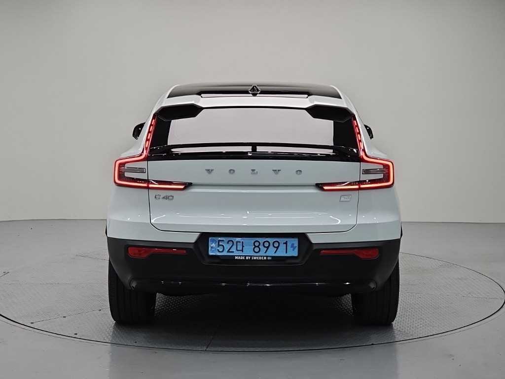 볼보 C40 리차지 트윈 얼티메이트 AWD 이미지 3