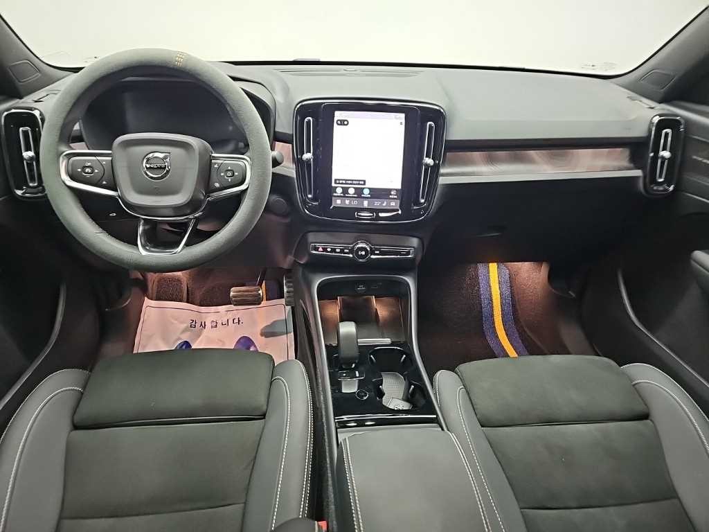 볼보 C40 리차지 트윈 얼티메이트 AWD 이미지 7