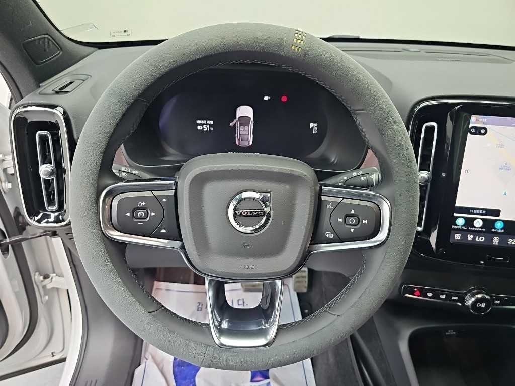 볼보 C40 리차지 트윈 얼티메이트 AWD 이미지 9