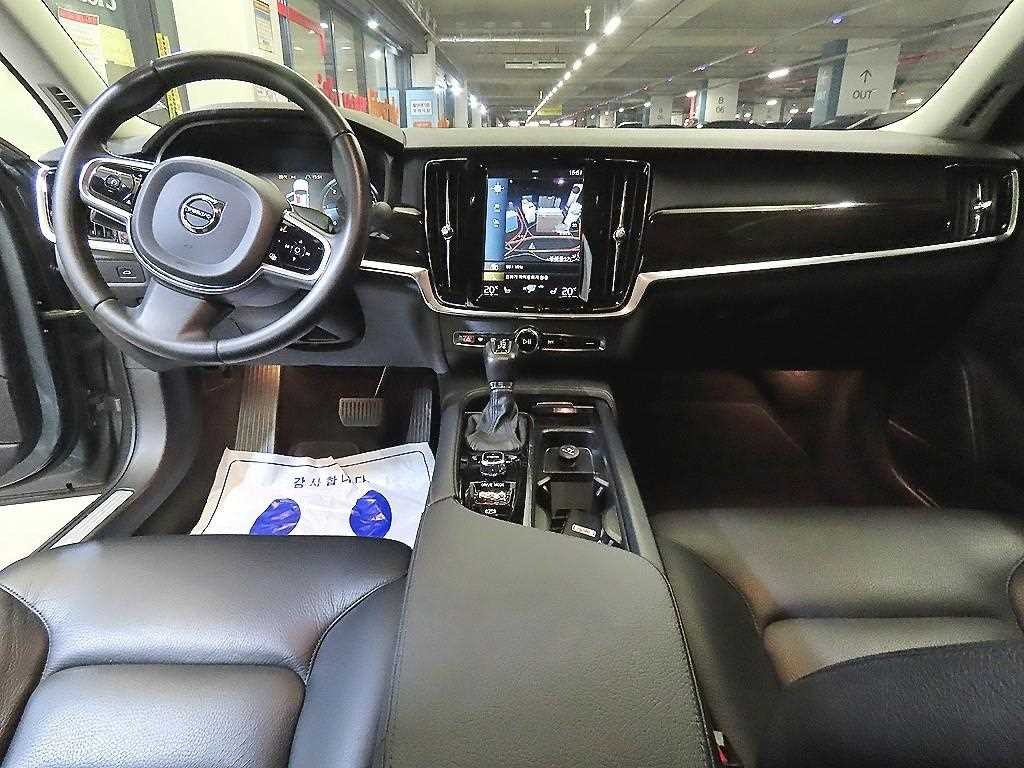 볼보 S90 D5 AWD 인스크립션 이미지 10