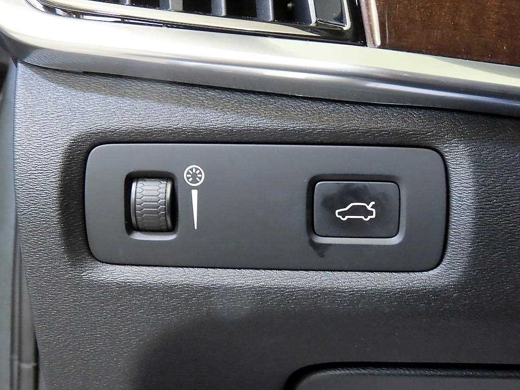 볼보 S90 D5 AWD 인스크립션 이미지 13