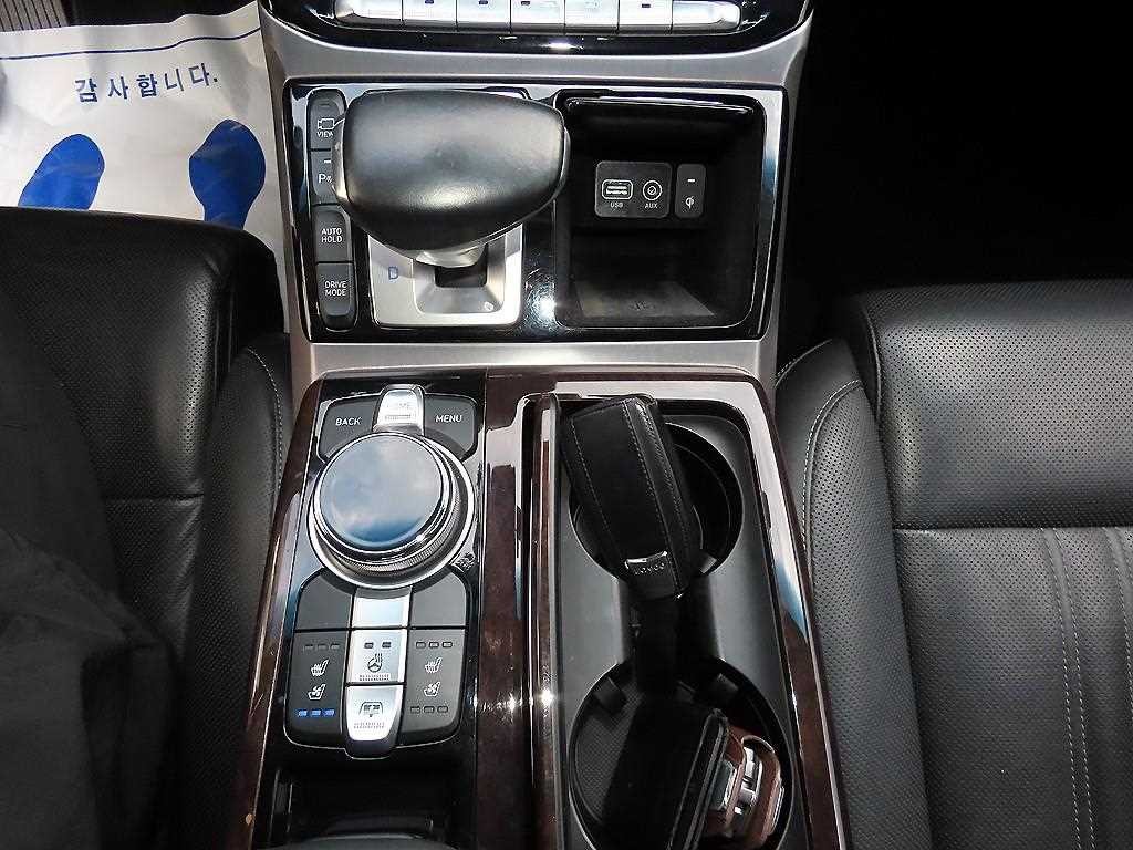 제네시스 EQ900 3.3 T-GDI AWD 프리미엄 럭셔리 이미지 11