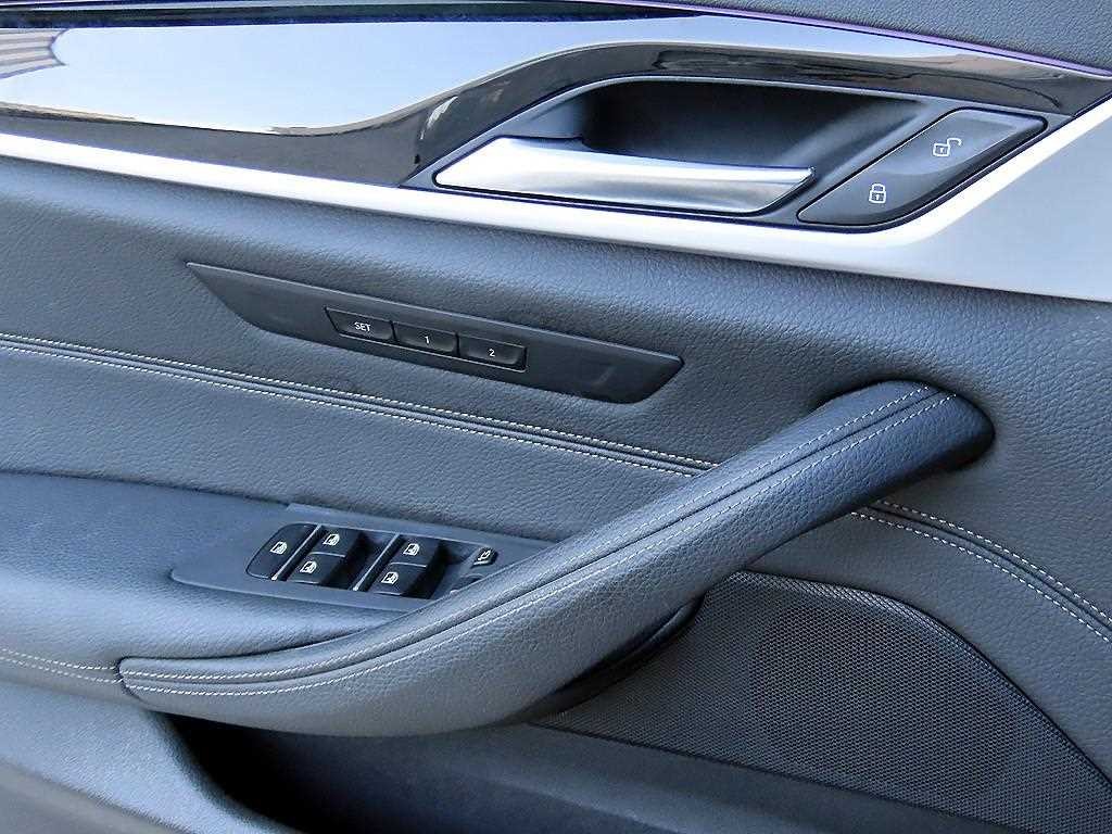 BMW 5시리즈 5시리즈 (G30) 520i 럭셔리 이미지 12