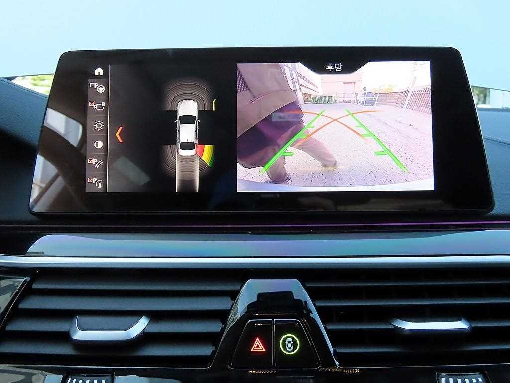 BMW 5시리즈 5시리즈 (G30) 520i 럭셔리 이미지 14