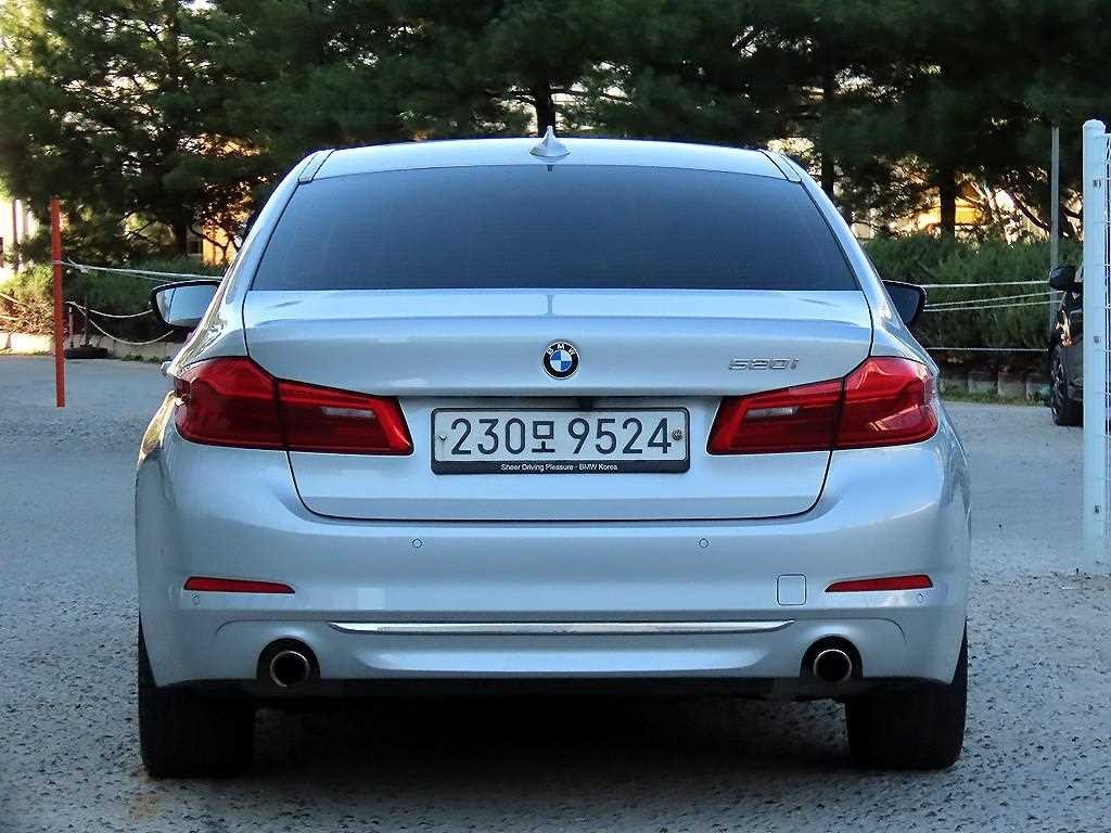 BMW 5시리즈 5시리즈 (G30) 520i 럭셔리 이미지 4