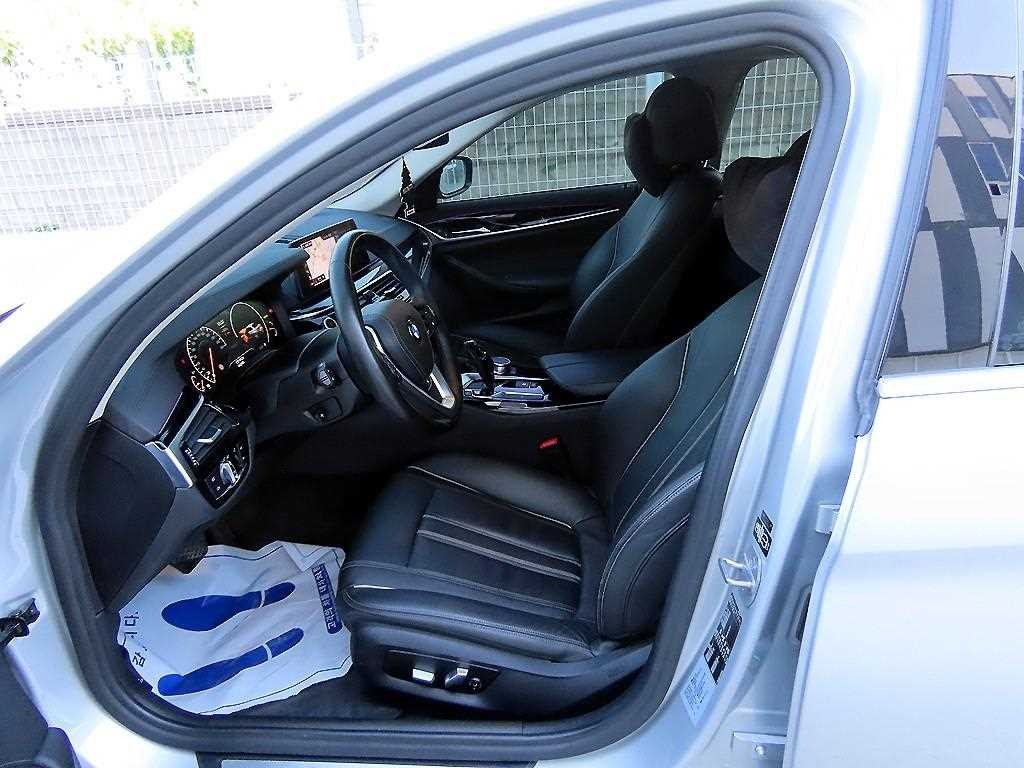 BMW 5시리즈 5시리즈 (G30) 520i 럭셔리 이미지 5