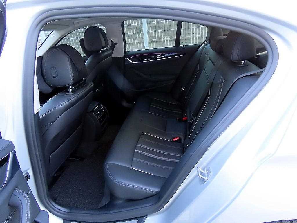 BMW 5시리즈 5시리즈 (G30) 520i 럭셔리 이미지 6