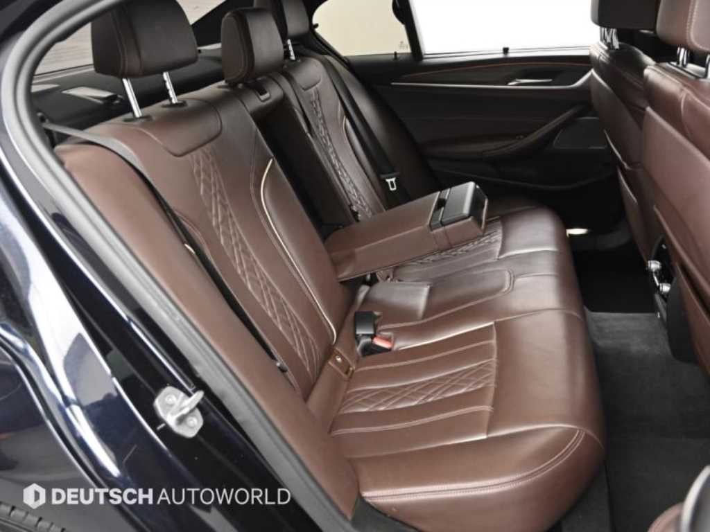 BMW 5시리즈 5시리즈 (G30) 520d xDrive M 스포츠 플러스 이미지 12