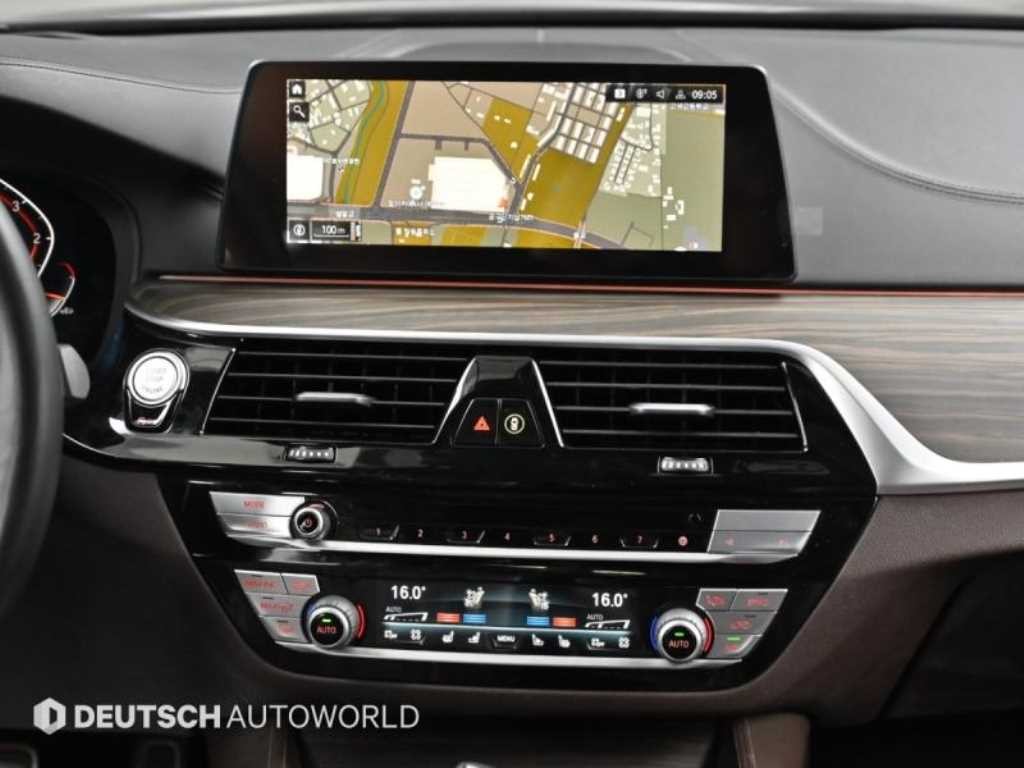 BMW 5시리즈 5시리즈 (G30) 520d xDrive M 스포츠 플러스 이미지 14